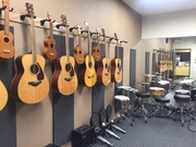 ギター＆ドラムのレッスン室