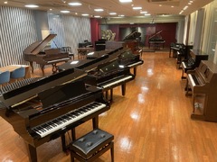 ピアノ・電子ピアノ・エレクトーン展示ラインナップ（その1）