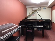 【個人レッスン室】ピアノレッスンはグランドピアノで♪