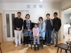 「ピアノがある暮らしをはじめようキャンペーン」に、JEUGIA彦根店でピアノをご購入のお客様がA賞に当選されました！（その1）