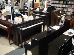 ピアノ・電子ピアノ 展示ラインナップ（その2）